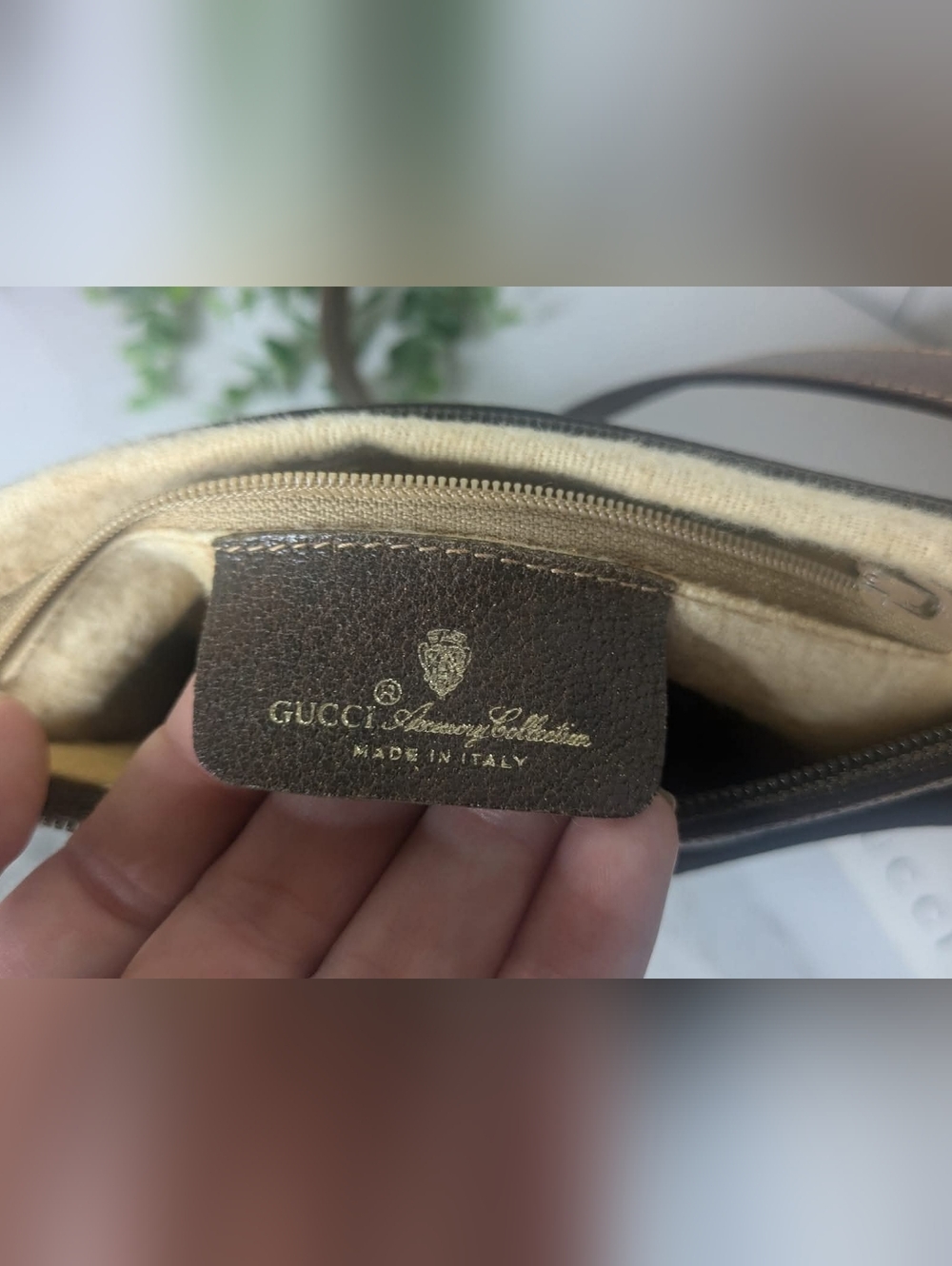 Gucci Supreme Canvas Crossbody Bag Purse - Picture 3 of 11